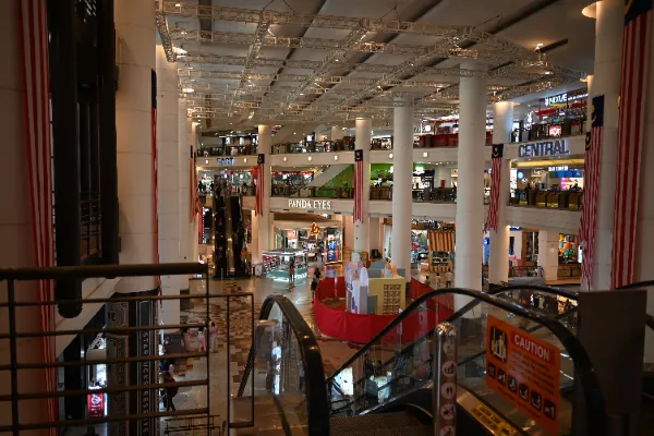 Berjaya Times Squareの香水自販機に関する現地調査写真